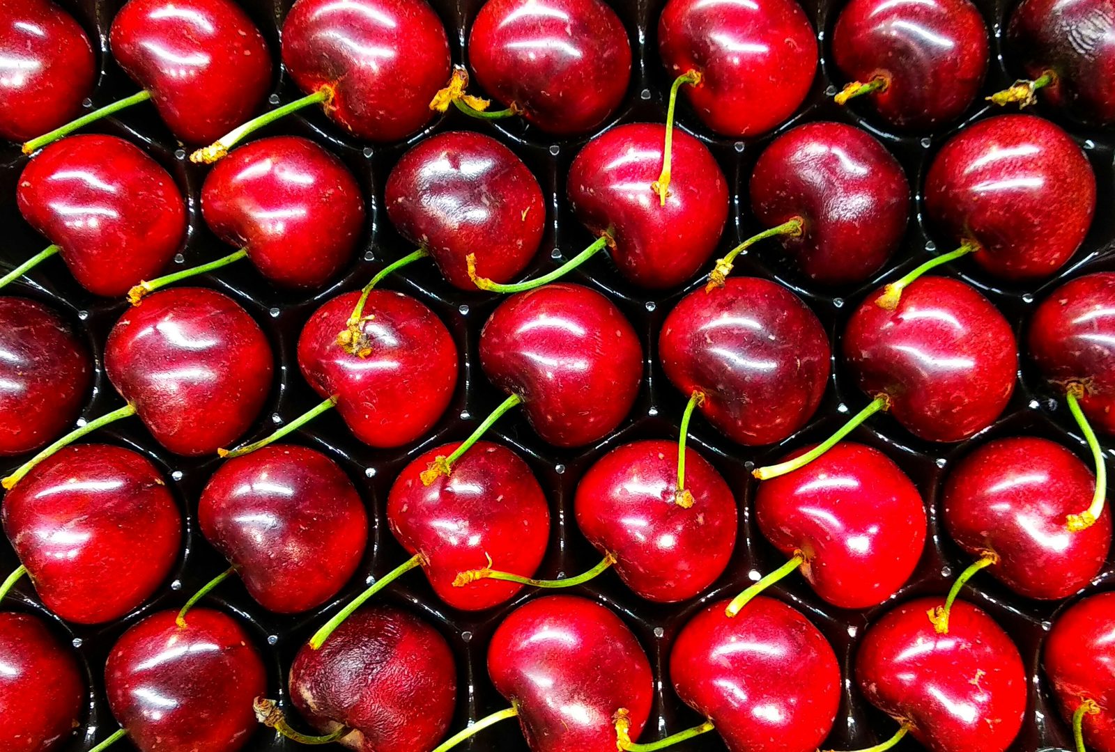 TasteGurus recipe image for Cherry Tarte Tatin