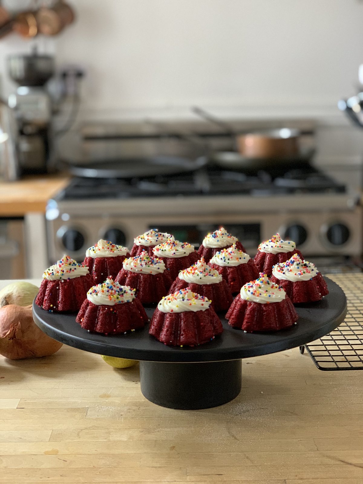 TasteGurus recipe image for Red Velvet Minicakes